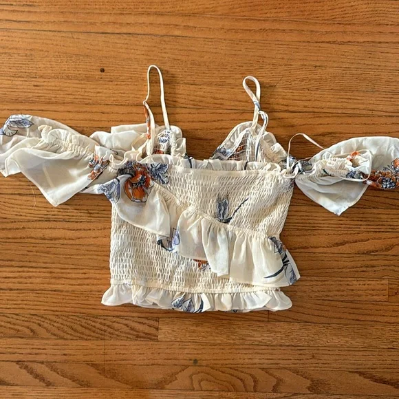 ASTR RUFFLE FLORAL TOP - Picture 3 of 3